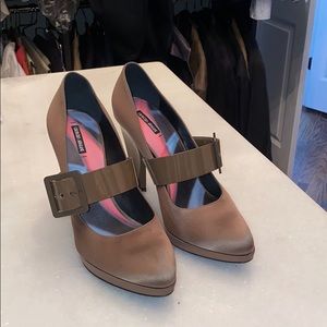 Giorgio Armani pumps almost new !!!